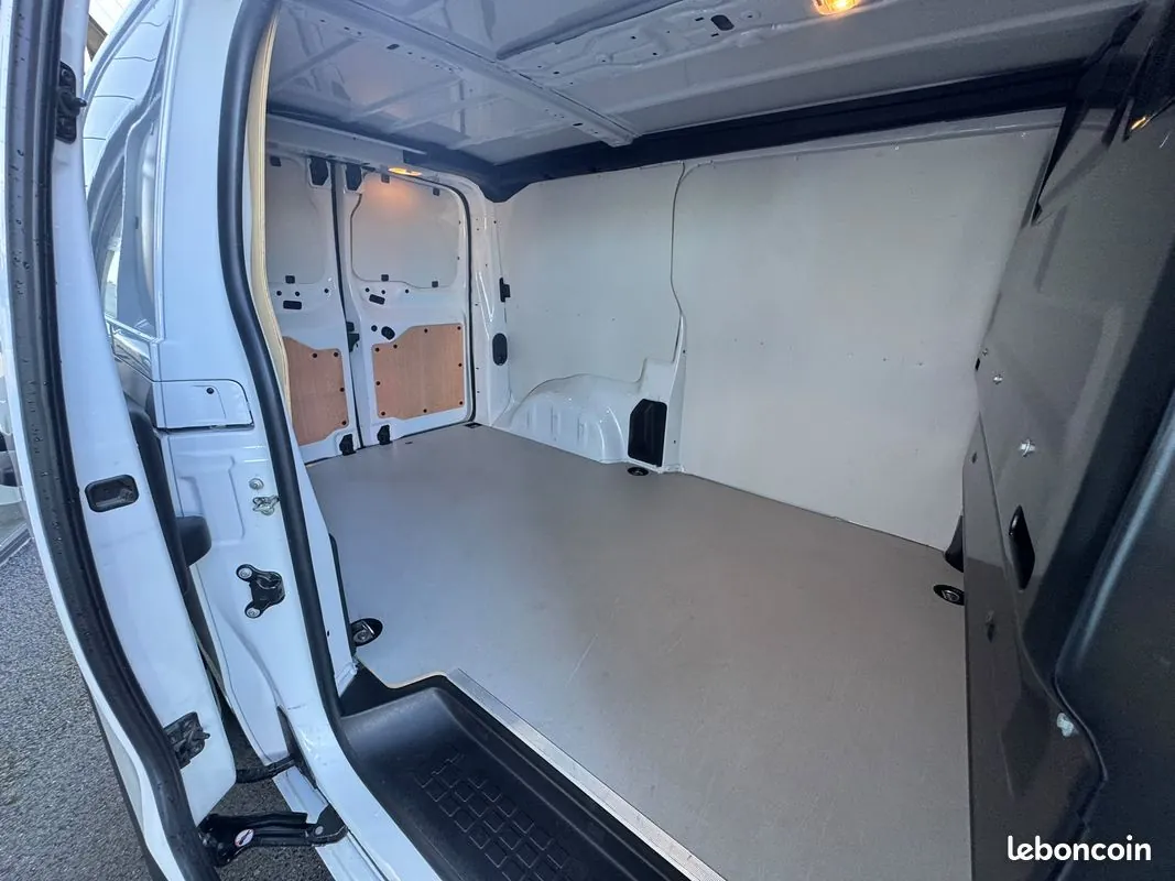 Citroen Jumpy 2023 photo 4