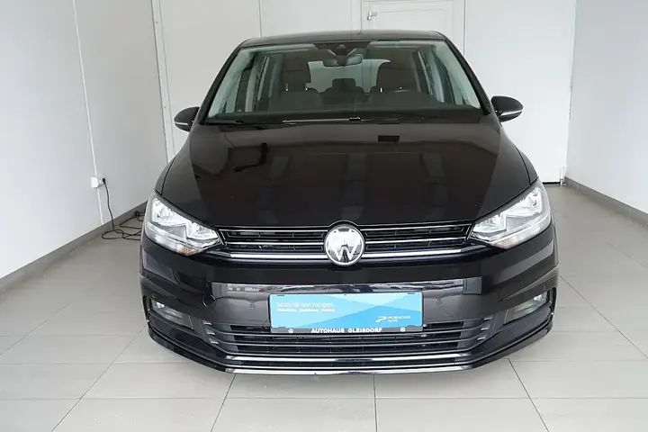 Volkswagen Touran 2023 photo 2