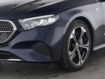 Mercedes-Benz E-Class 2025 photo 3