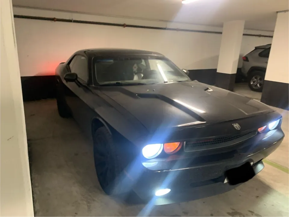 Dodge Challenger 2010 photo 2