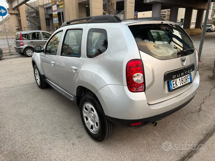 Dacia Duster 2012 photo 4