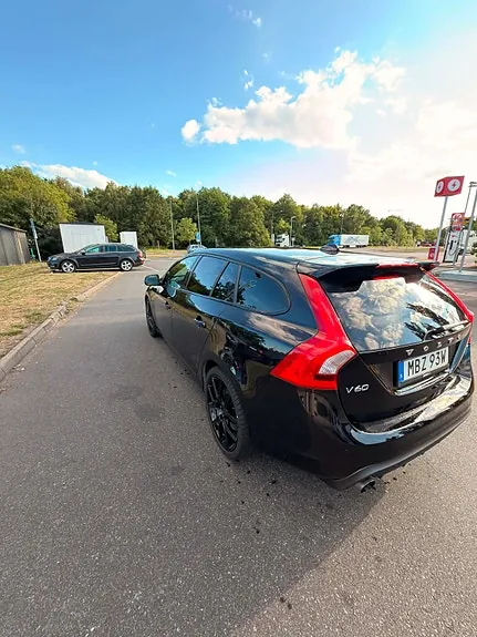 Volvo V60 2017 photo 3