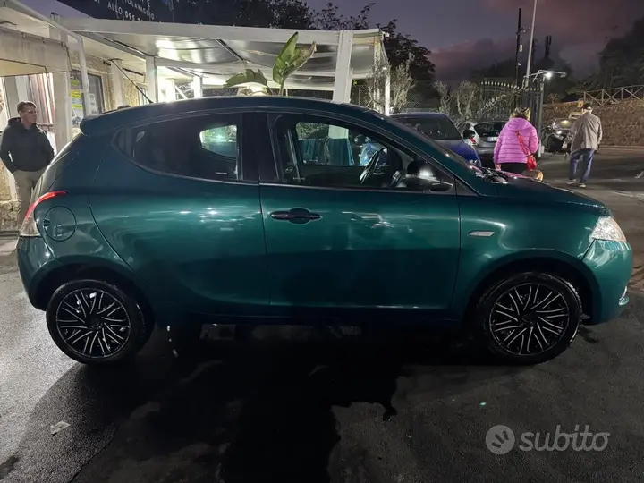Lancia Ypsilon 2018 photo 2