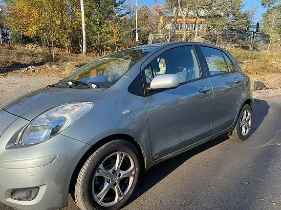 Toyota Yaris 2009 photo 2