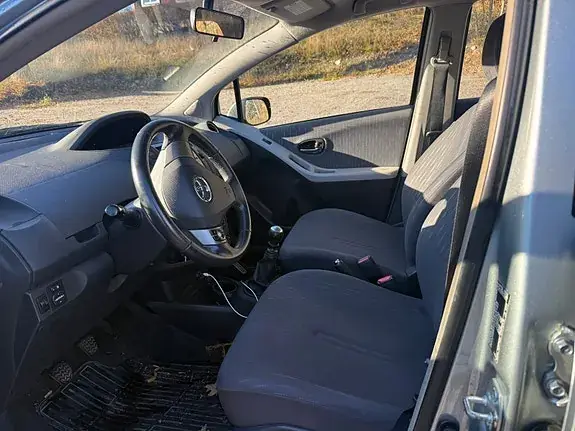 Toyota Yaris 2009 photo 3
