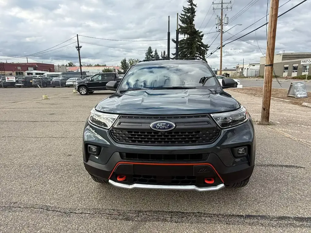 Ford Explorer 2022 photo 2