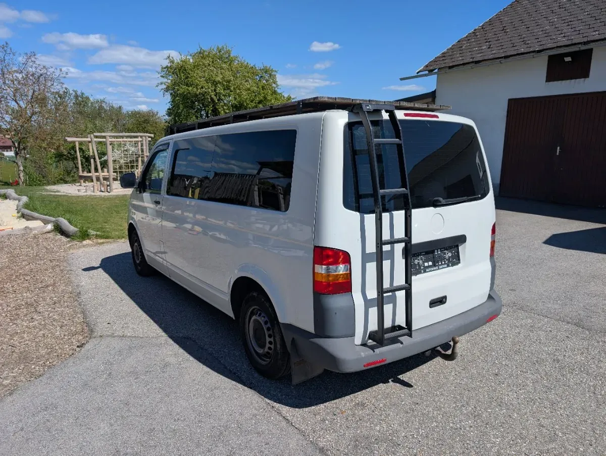Volkswagen T5 2007 photo 2