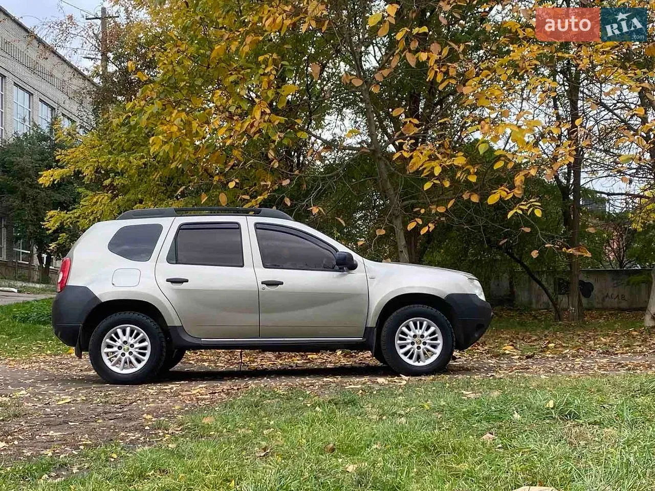 Renault Duster 2010 photo 2
