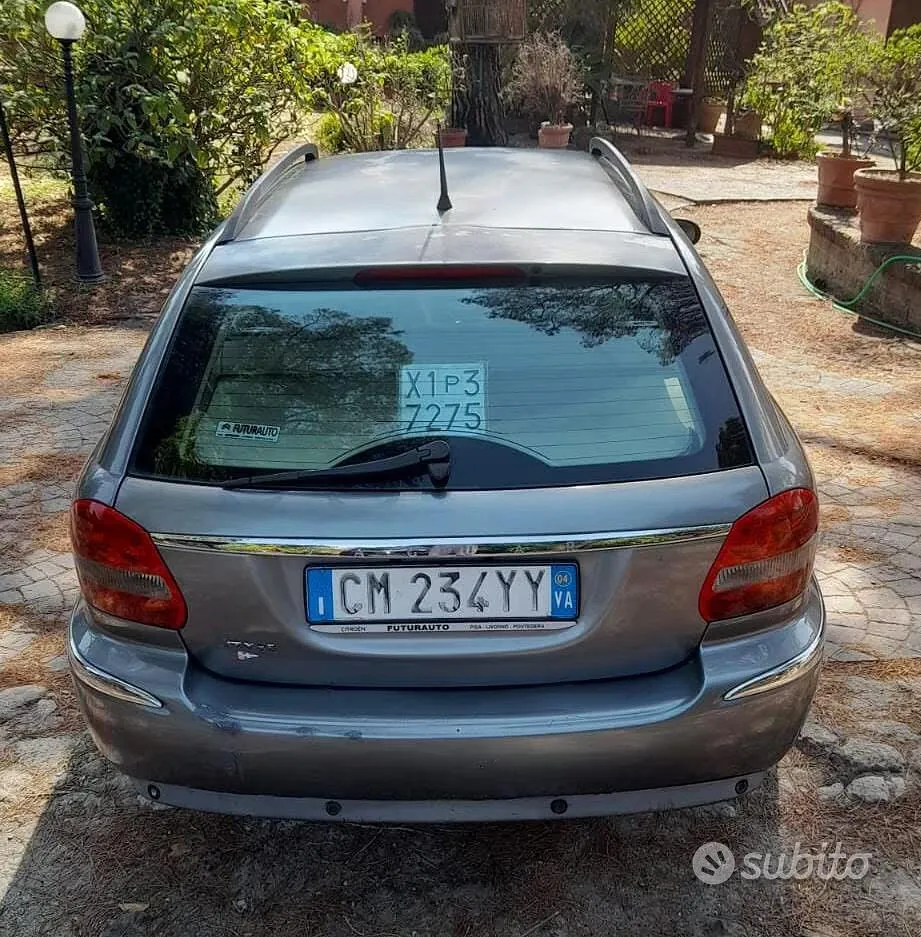 Jaguar X-Type 2004 photo 5