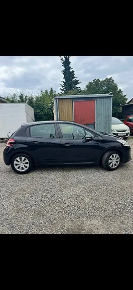 Peugeot 208 2014 photo 2