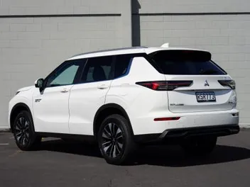 Mitsubishi Outlander 2026 photo 3