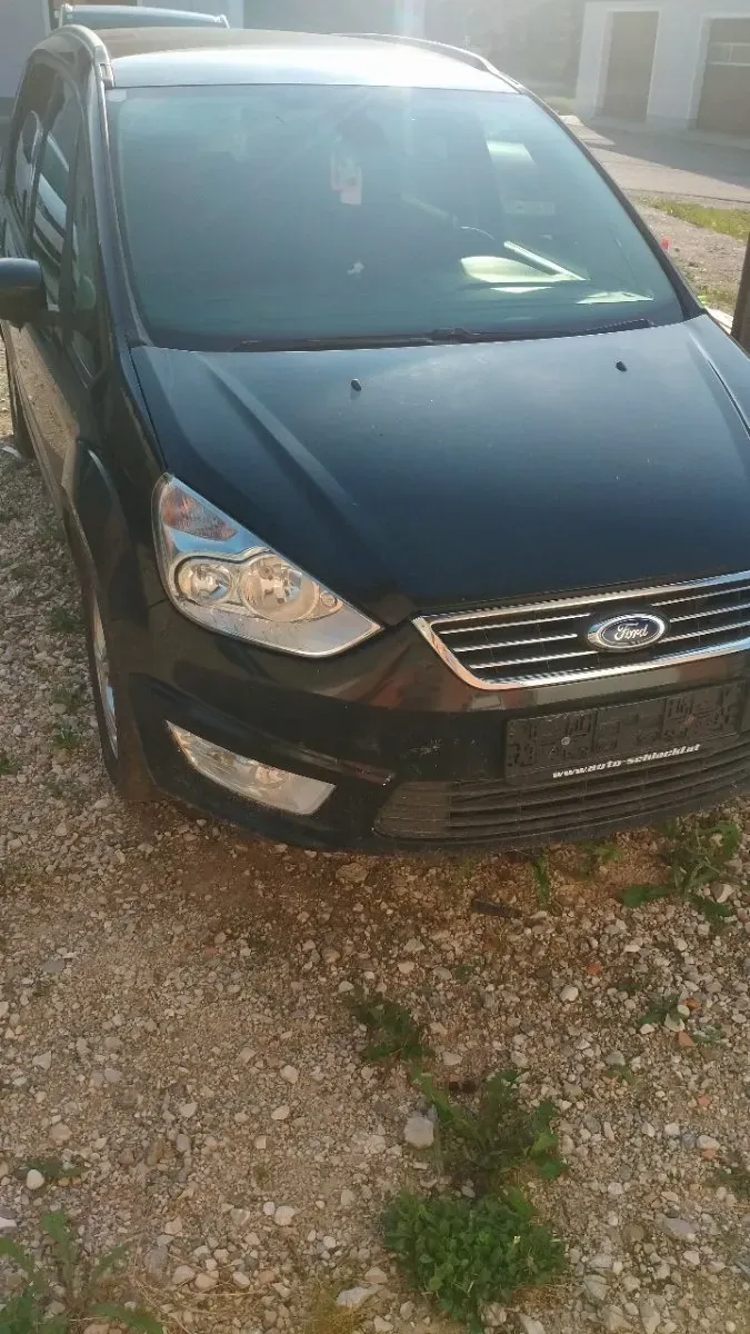 Ford Galaxy 2010 photo 3