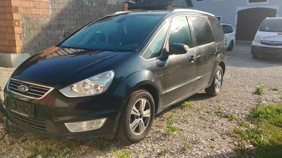 Ford Galaxy 2010 photo 2