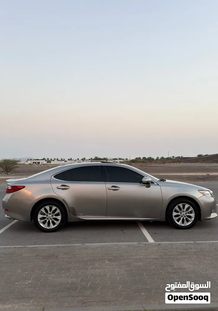 Lexus Es 300H 2015 photo 4