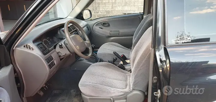 Suzuki Grand Vitara 2001 photo 5
