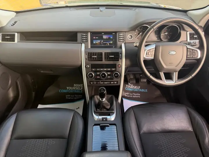 Land Rover Discovery Sport 2017 photo 3