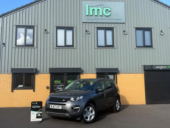 Land Rover Discovery Sport 2017 photo 2