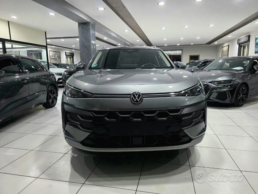 Volkswagen T-Roc 2026 photo 2