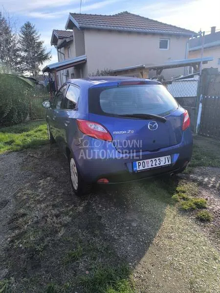 Mazda 2 2007 photo 4
