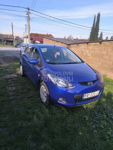 Mazda 2 2007 photo 2
