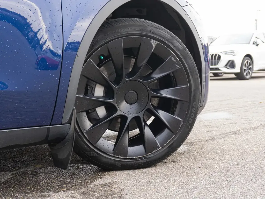 Tesla Model Y 2023 photo 5