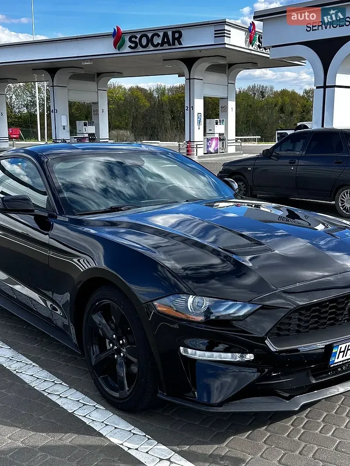Ford Mustang 2021 photo 2