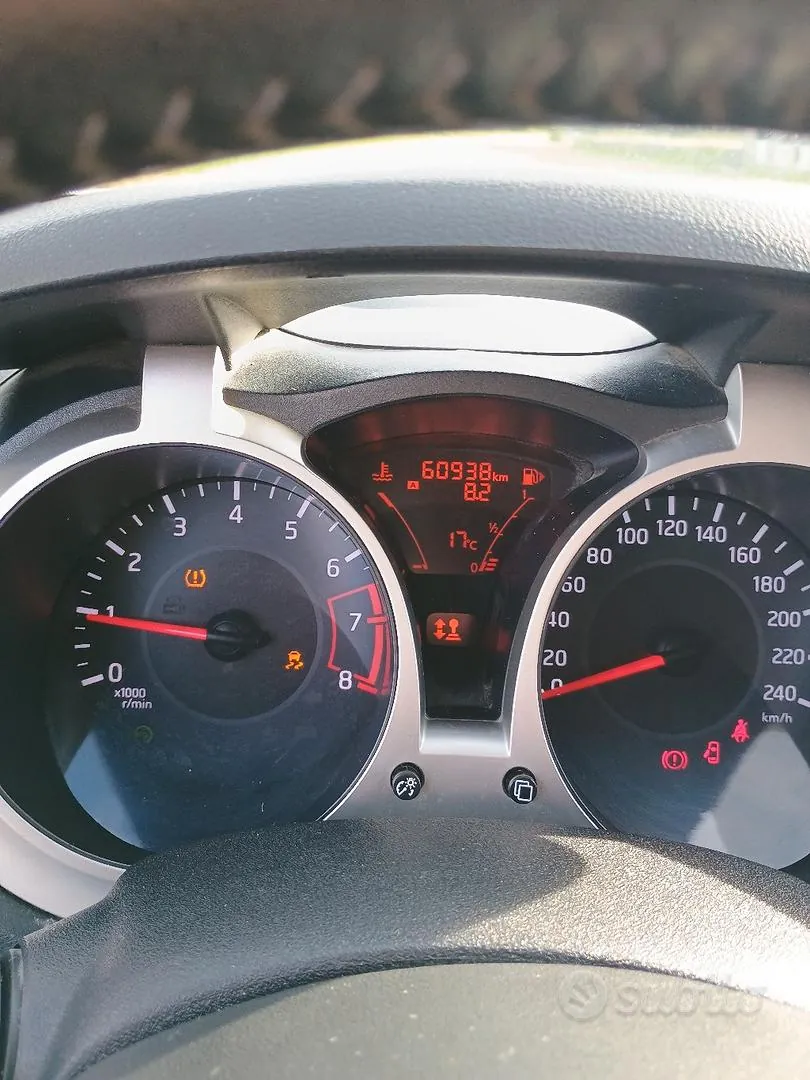 Nissan Juke 2015 photo 5