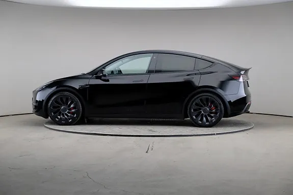 Tesla Model Y 2023 photo 4