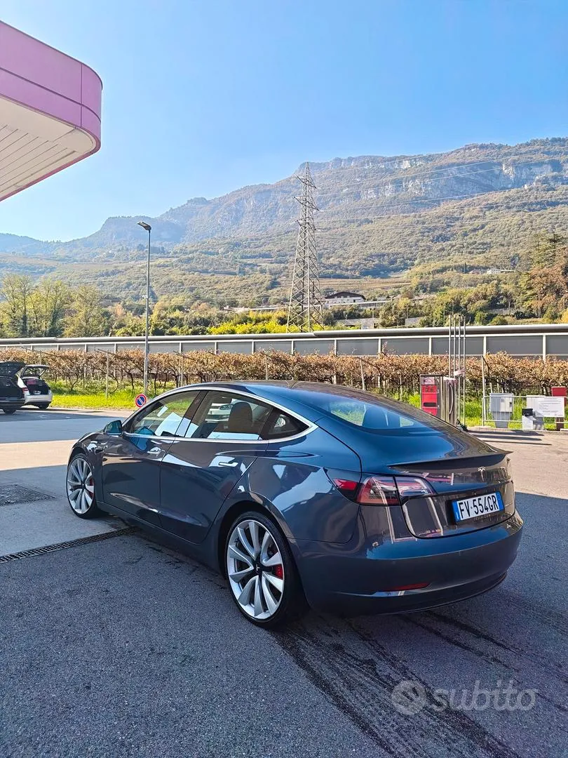 Tesla Model 3 2019 photo 2
