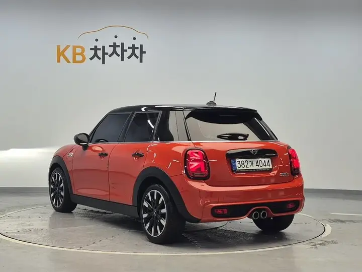 Mini Cooper 2021 photo 2