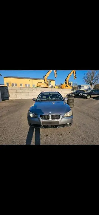 BMW 525I