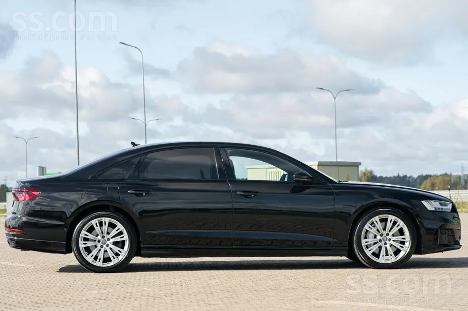 Audi A8 2020 photo 4