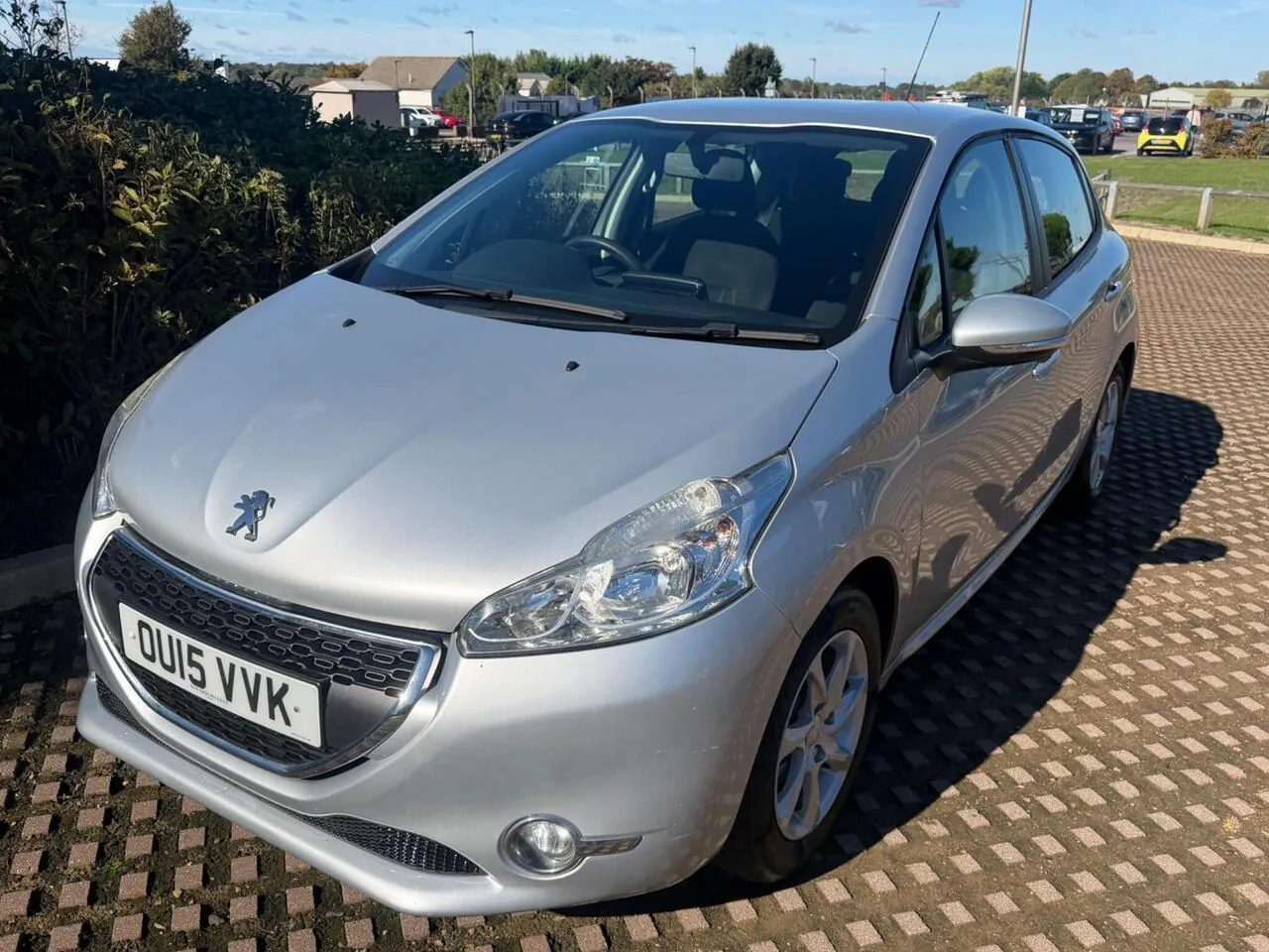 Peugeot 208 2015 photo 2