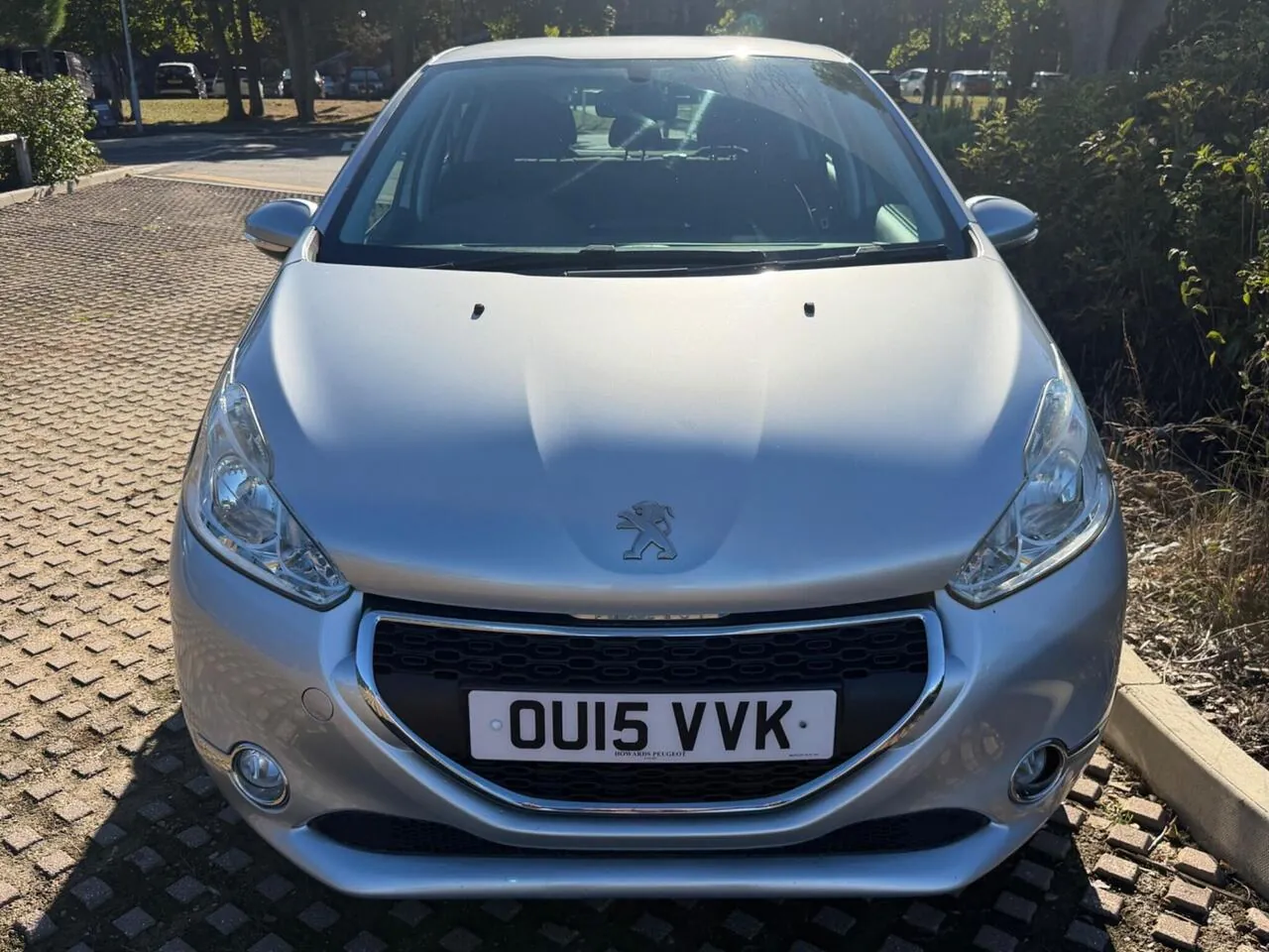 Peugeot 208 2015 photo 4