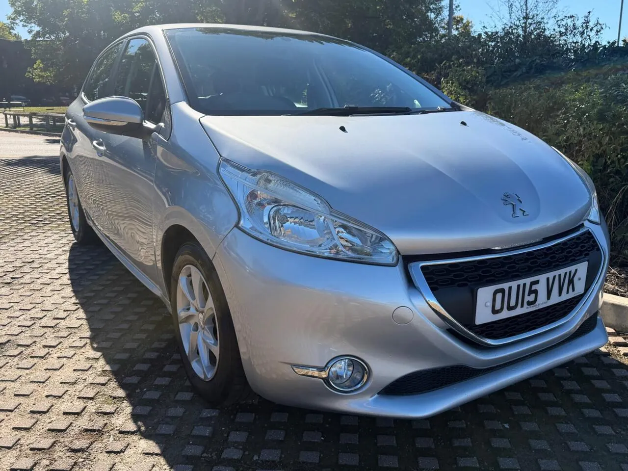 Peugeot 208 2015 photo 5