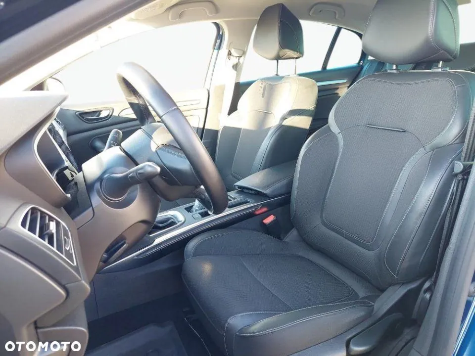 Renault Megane 2024 photo 2