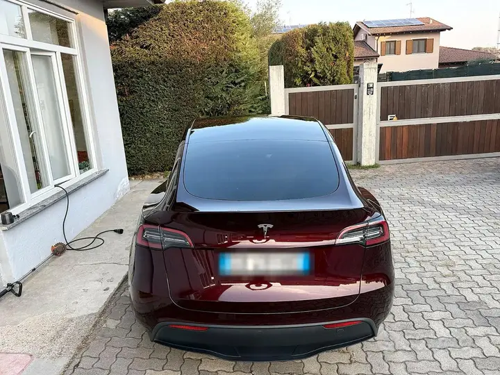 Tesla Model Y 2023 photo 4