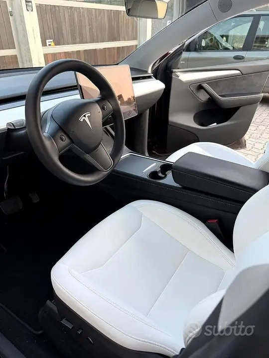 Tesla Model Y 2023 photo 5