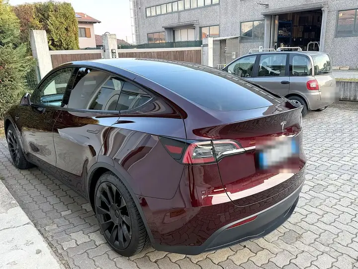 Tesla Model Y 2023 photo 3