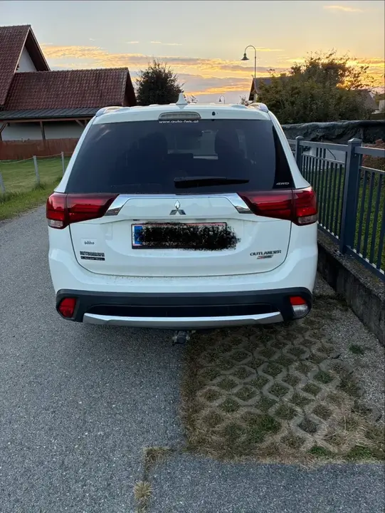 Mitsubishi Outlander 2018 photo 3