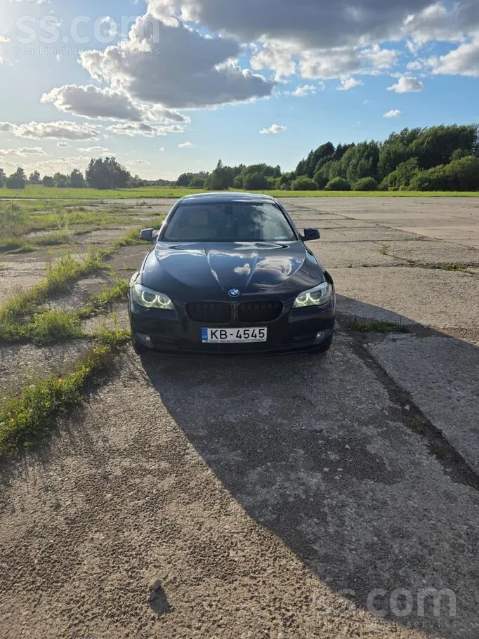 BMW 525 2011 photo 2