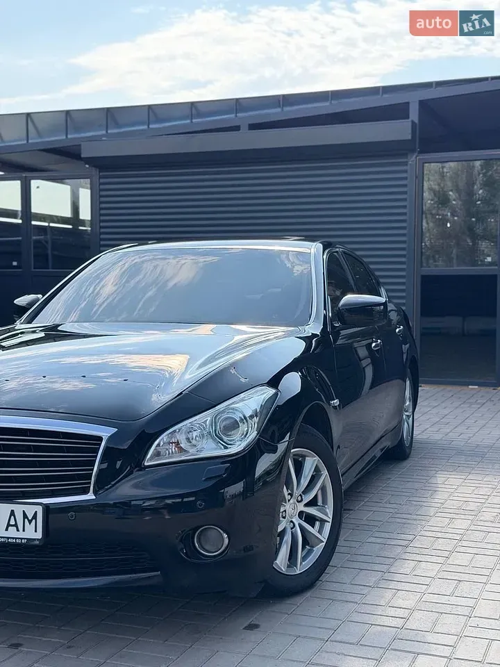 Infiniti M37 2011 photo 2