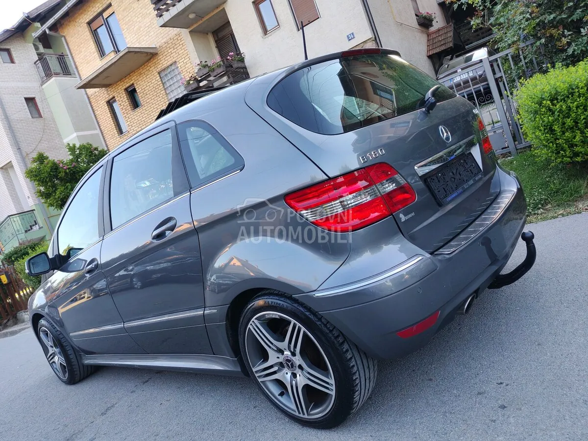 Mercedes-Benz B 180 2011 photo 5