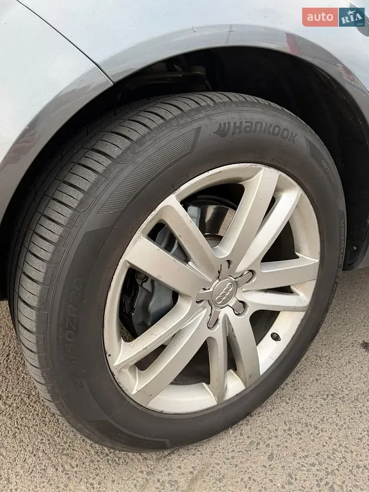 Audi Q7 2012 photo 5