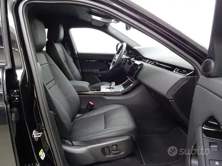 Land Rover Evoque 2024 photo 3