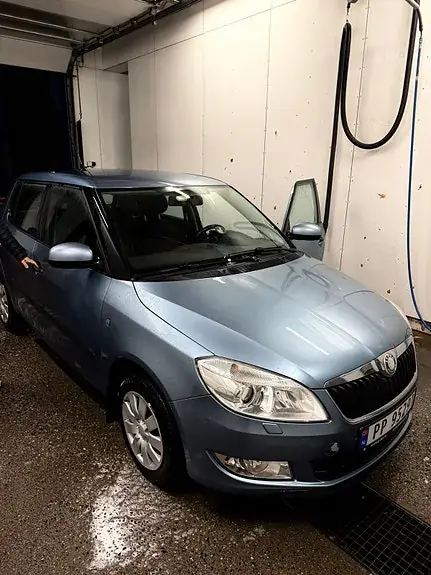 Skoda Fabia 2011 photo 3