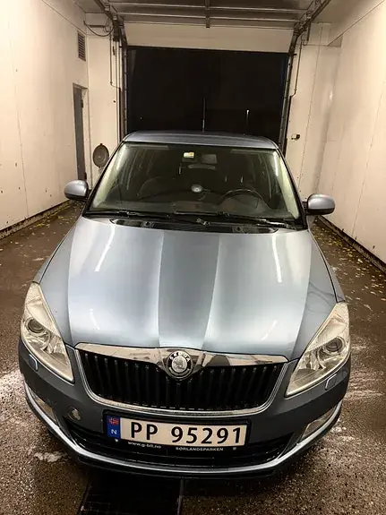 Skoda Fabia 2011 photo 2
