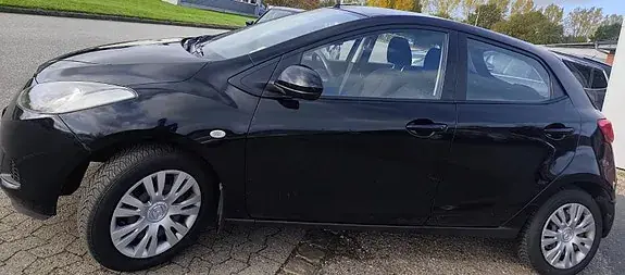 Mazda 2 2008 photo 2
