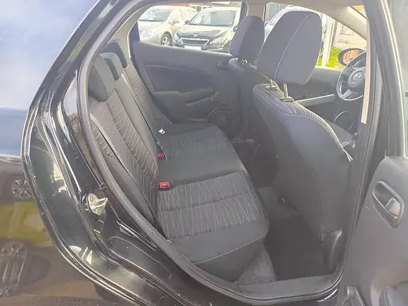 Mazda 2 2008 photo 5