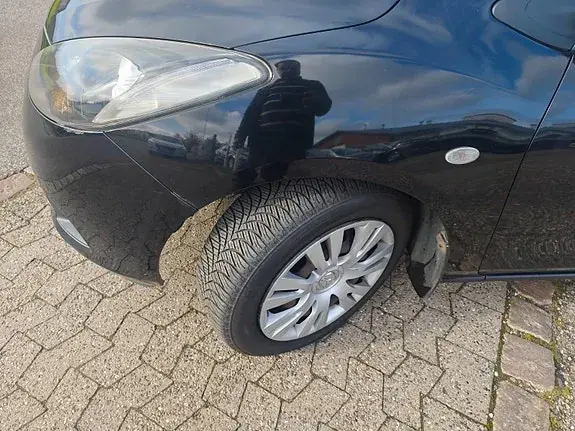 Mazda 2 2008 photo 3